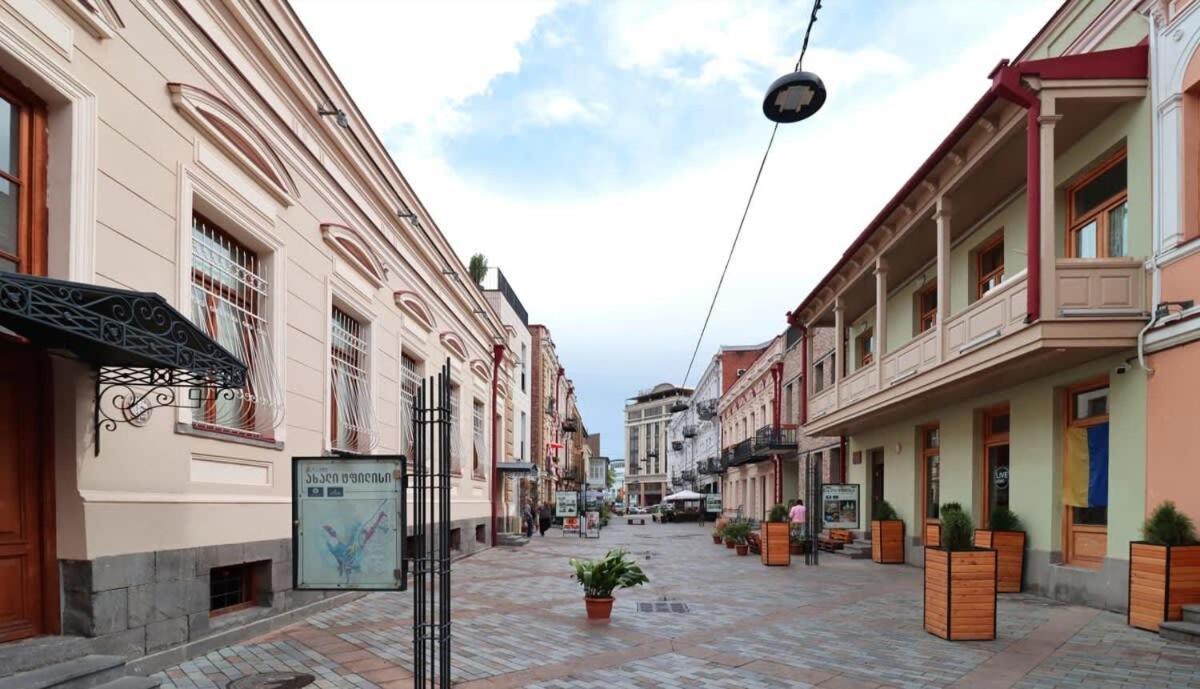 Stylish 2Br Apt In The Heart Of Old Tbiliszi Kültér fotó