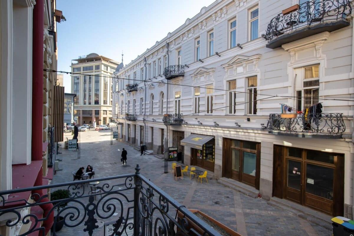 Stylish 2Br Apt In The Heart Of Old Tbiliszi Kültér fotó