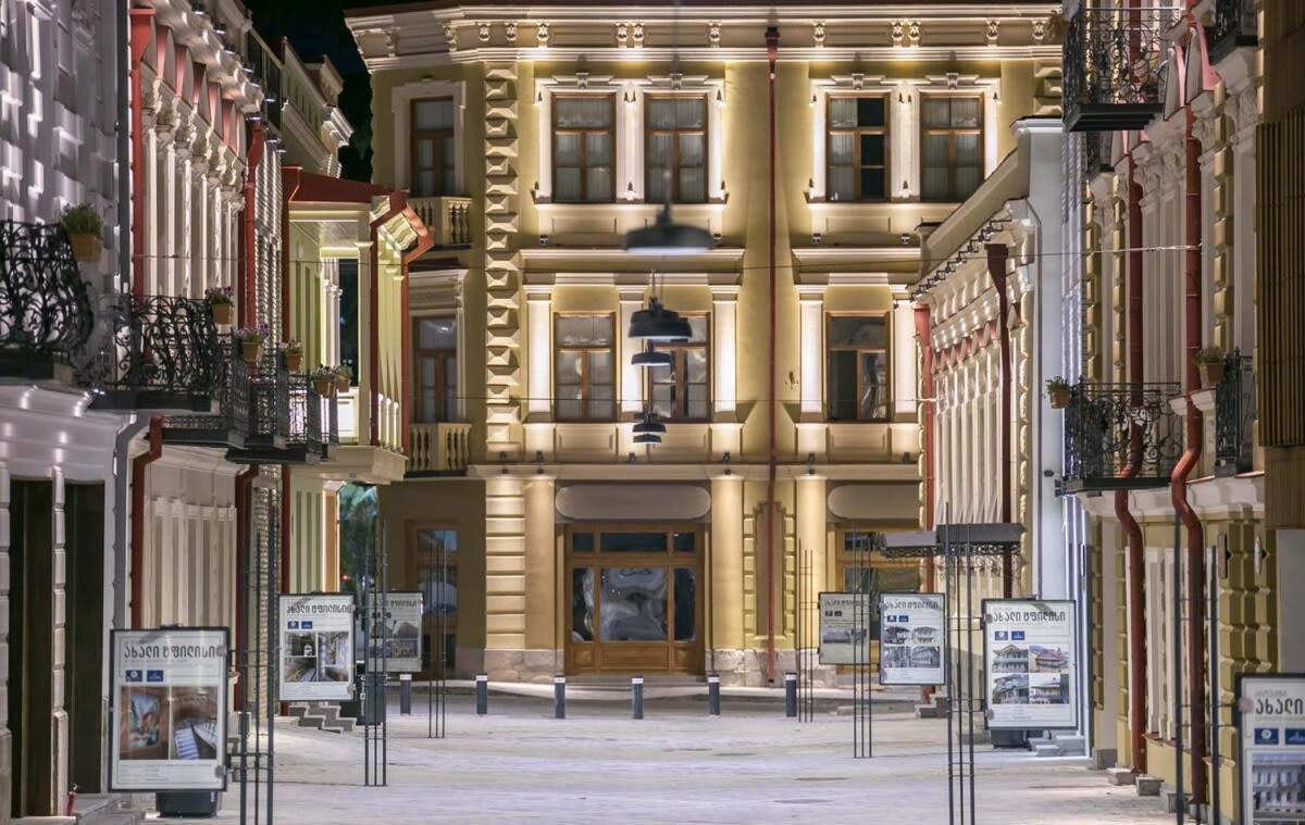 Stylish 2Br Apt In The Heart Of Old Tbiliszi Kültér fotó