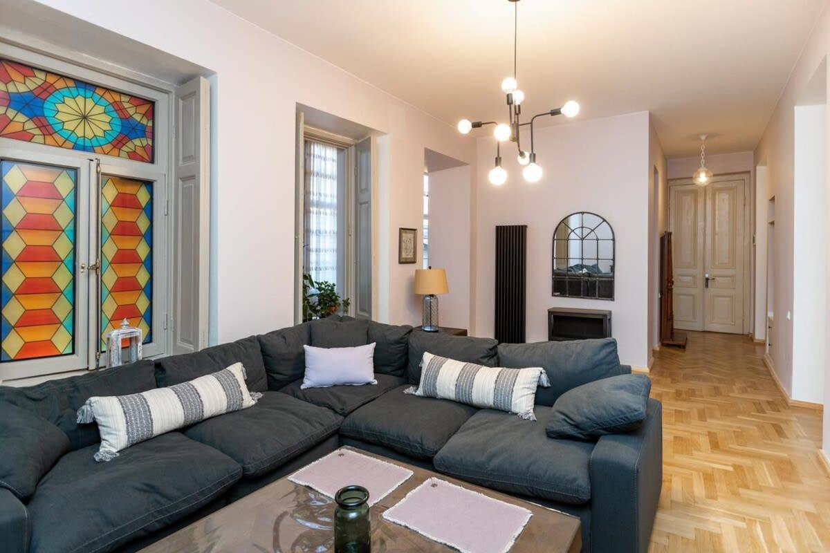 Stylish 2Br Apt In The Heart Of Old Tbiliszi Kültér fotó